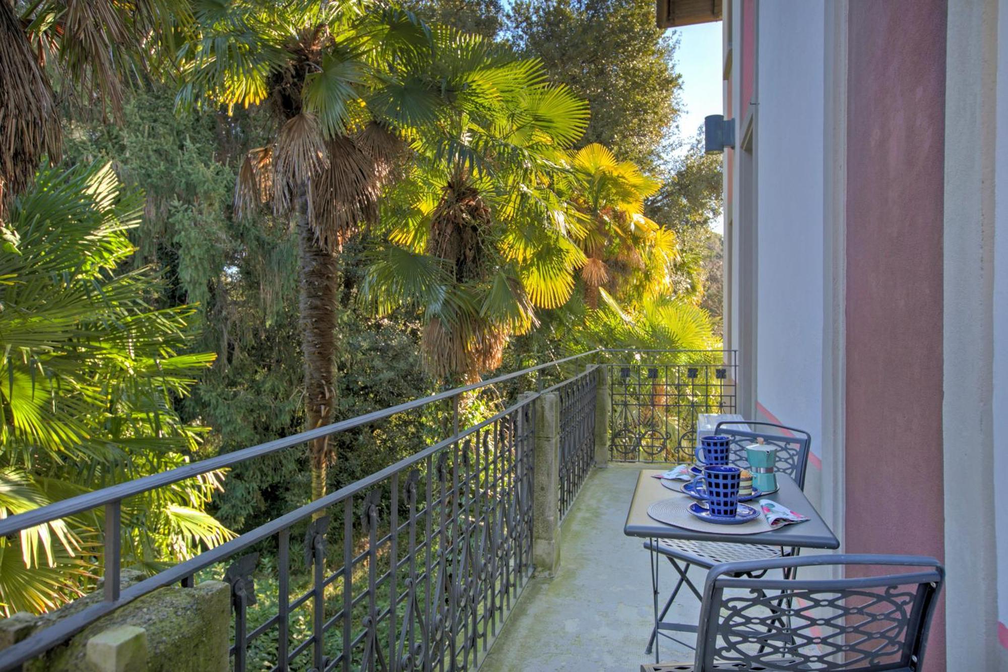 Villa Jejia- Pool And Garden Lesa Exterior photo