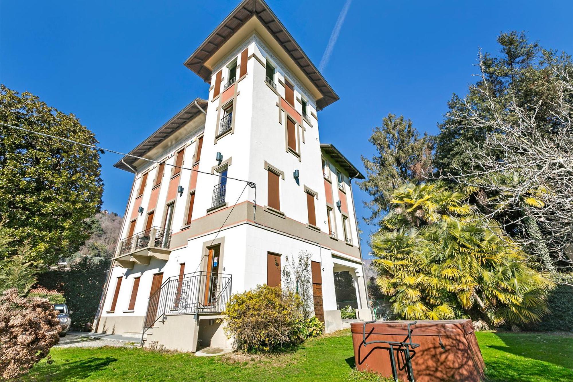 Villa Jejia- Pool And Garden Lesa Exterior photo
